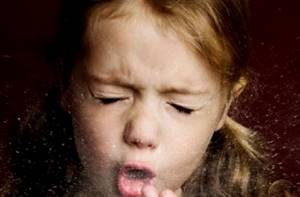 Мокрый кашель без температуры: сильный и долгий, у ребенка и у взрослого, причины, лечение