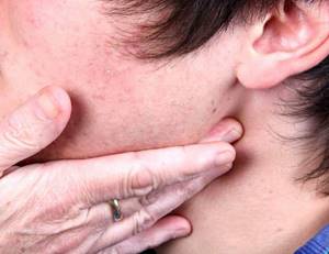 Воспаление лимфоузлов на шее: лечение, таблетки, мазь, компресс