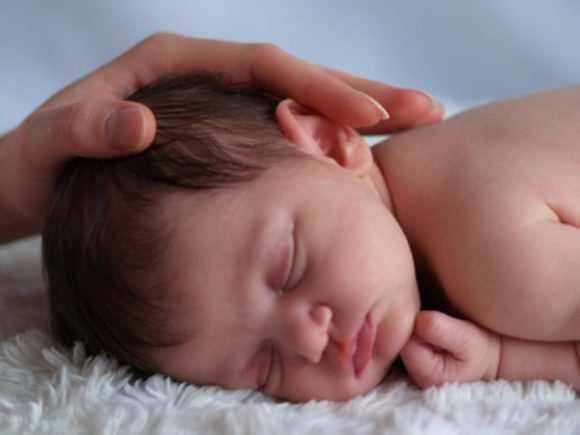 Температура у грудничка: норма для новорожденного в месяц и ребенка первого года жизни, как правильно мерить, лихорадка без симптомов, что делать