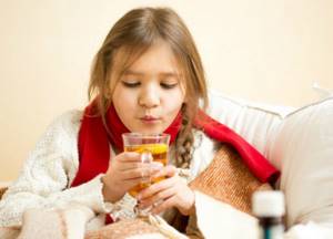 Народные средства от простуды: как и чем лечить в домашних условиях, самые эффективные методы, можно ли вылечиться без медикаментов, что можно давать детям