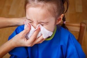 Симптомы аденоидов у детей: первые признаки и степени заболевания, почему возникает воспаление в носу, кашель из-за увеличенной миндалины, влияние аллергии