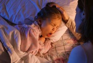 Кашель от соплей у ребенка: как отличить от воспалительного, почему обостряется ночью, чем лечить, если долго не проходит