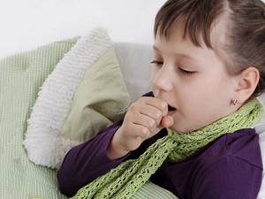 Сухой кашель у ребенка ночью: причины, почему усиливается в ночное время, отчего сильно беспокоит только вечером, как успокоить приступ, чем лечить