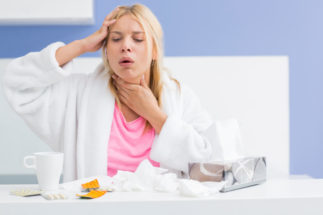 Болит горло и насморк, кашель, но нет температуры, чем лечить?