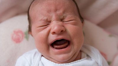 Сухой кашель у ребенка: причины сильных и частых приступов, если непрекращающиеся, доходящие до рвоты, как облегчить, у грудничка, если затяжной и не проходит